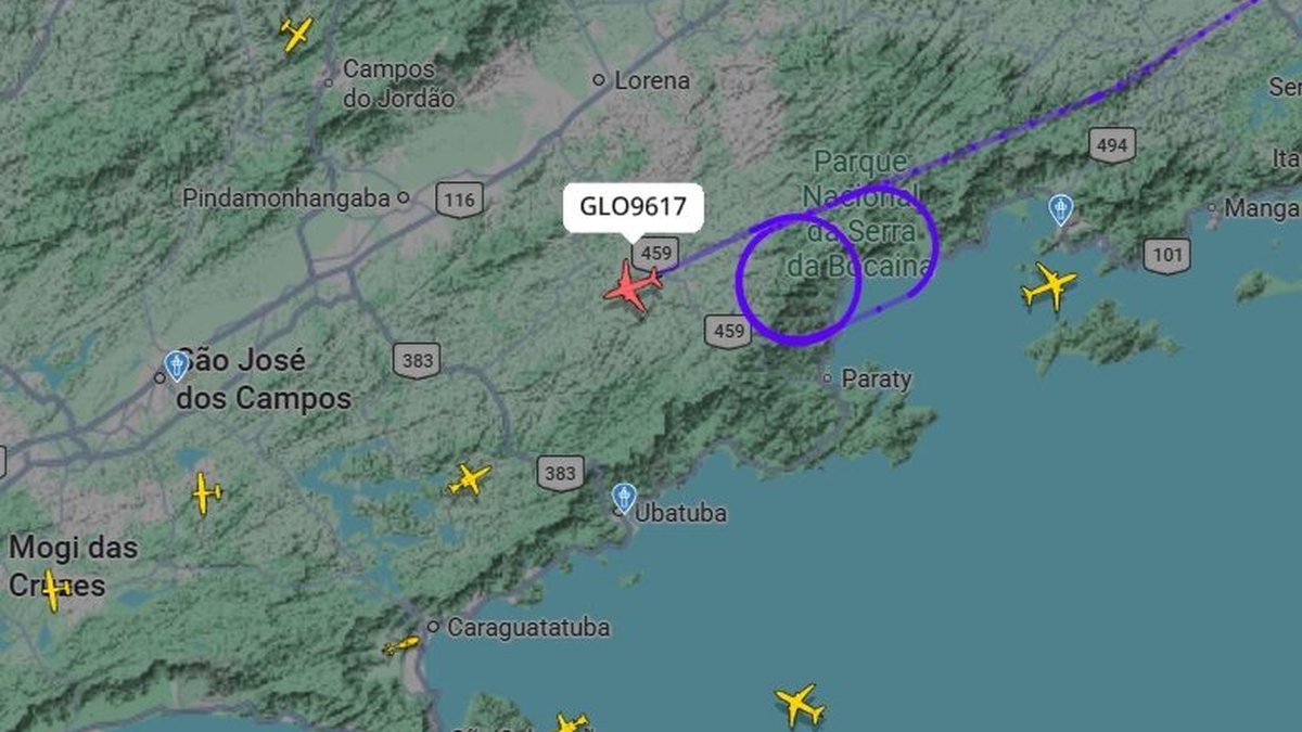 Voo de Porto Alegre a Congonhas teve que dar voltas sobre o mar antes de ser autorizado a pousar - Reprodução/FlightRadar