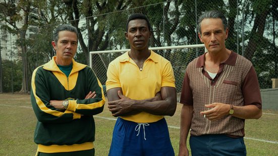 "Brasil 70 - A Saga do Tri", da Netflix, com Bruno Mazzeo (como Zagallo), Lucas Agrícola (como Pelé) e Rodrigo Santoro (como João Saldanha) - Divulgação/Marcelo Maragni