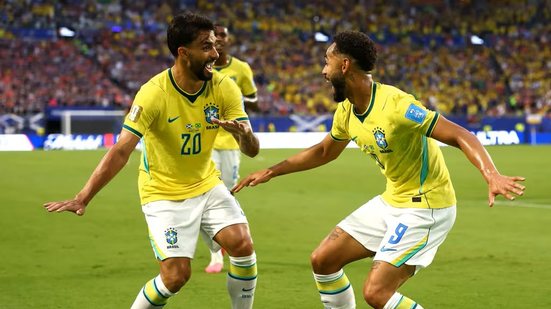 Paquetá e Matheus Cunha celebram na vitória do Brasil sobre Escócia - Reprodução/Fifa.com