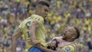 Casemiro festeja gol com Neymar: vitória por 2 a 1 contra o Japão - CBF