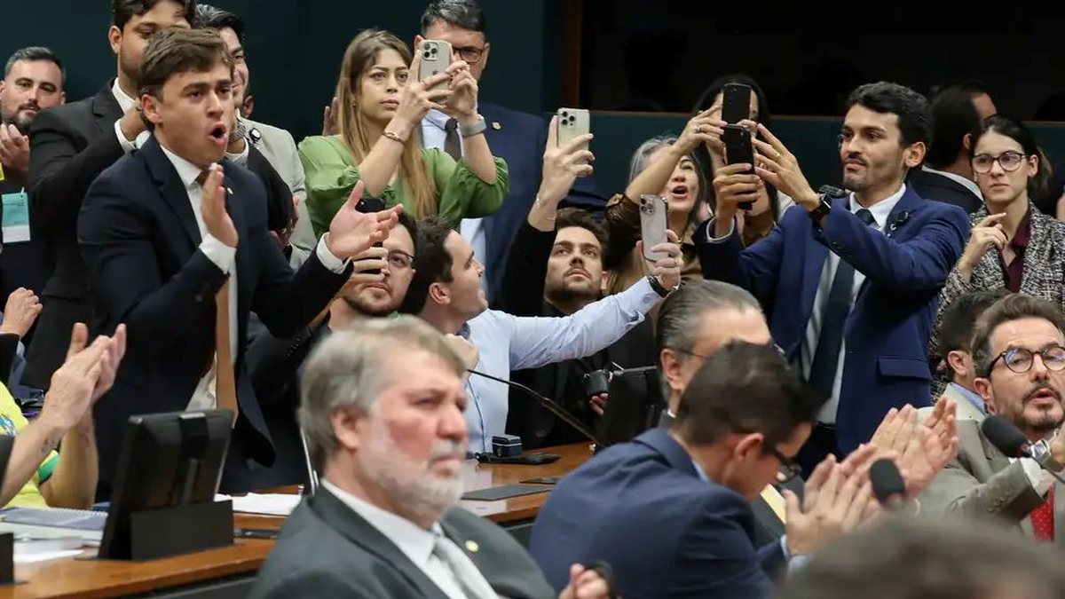 Deputados na CCJ entenderam que a proposta não viola a Constituição - Lula Marques/Agência Brasil