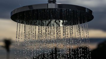 Chuveiro sem limpeza pode reduzir a pressão da água - Banco de Imagens / Pexels