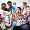 Maior consumo gerado pela Copa levou algumas empresas a anteciparem criação de vagas - Envato