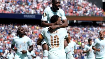 Dembélé comemora ao comandar a vitória francesa no duelo pela liderança do Grupo I - Reprodução/Fifa.com