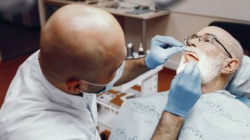 Em, 2023, 30% dos idosos relaram que sua última consulta ao dentista ocorreu "há mais de 3 anos" - Adobe Stock