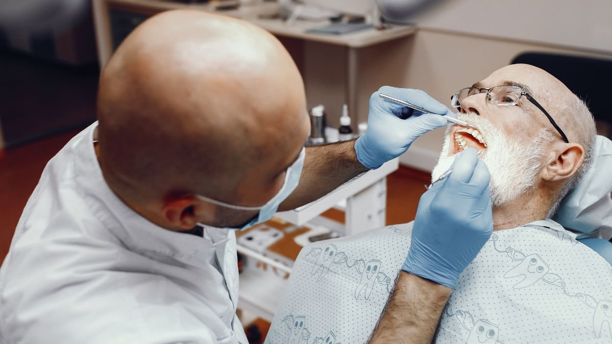 Em, 2023, 30% dos idosos relaram que sua última consulta ao dentista ocorreu "há mais de 3 anos" - Adobe Stock