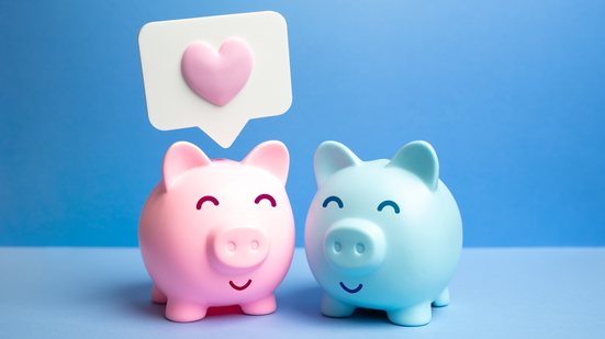 Se a grana está curta, um presente simbólico que talvez não tenha um valor financeiro tão expressivo, mas que revele afeto, é opção - Envato