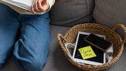 A prática se baseia em impor limites ao tempo de tela, enquanto aproveita o tempo para outras atividades prazerosas - Adobe Stock