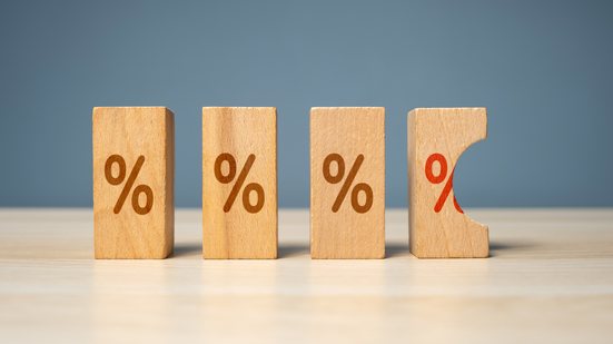 Condições para negociação não atendem a realidade dos consumidores endividados, aponta o estudo - Envato