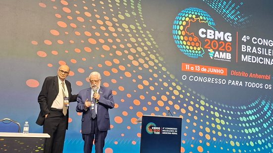 O presidente da Associação Médica Brasileira (AMB), Carlos Fernandes e o oncologista Drauzio Varella discutiram o cenário da medicina no Brasil durante o 4º Congresso Brasileiro de Medicina Geral - Emanuele Almeida/VIVA