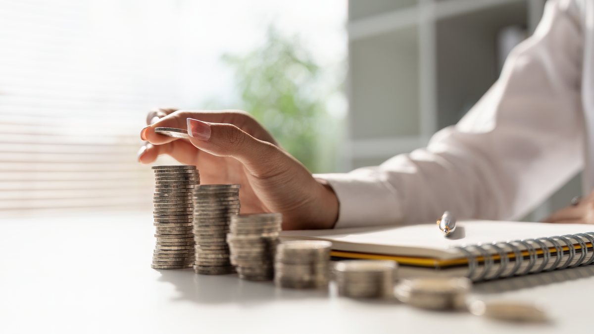 Curso online visa aproximar mulheres do universo financeiro de forma prática e didática - Envato