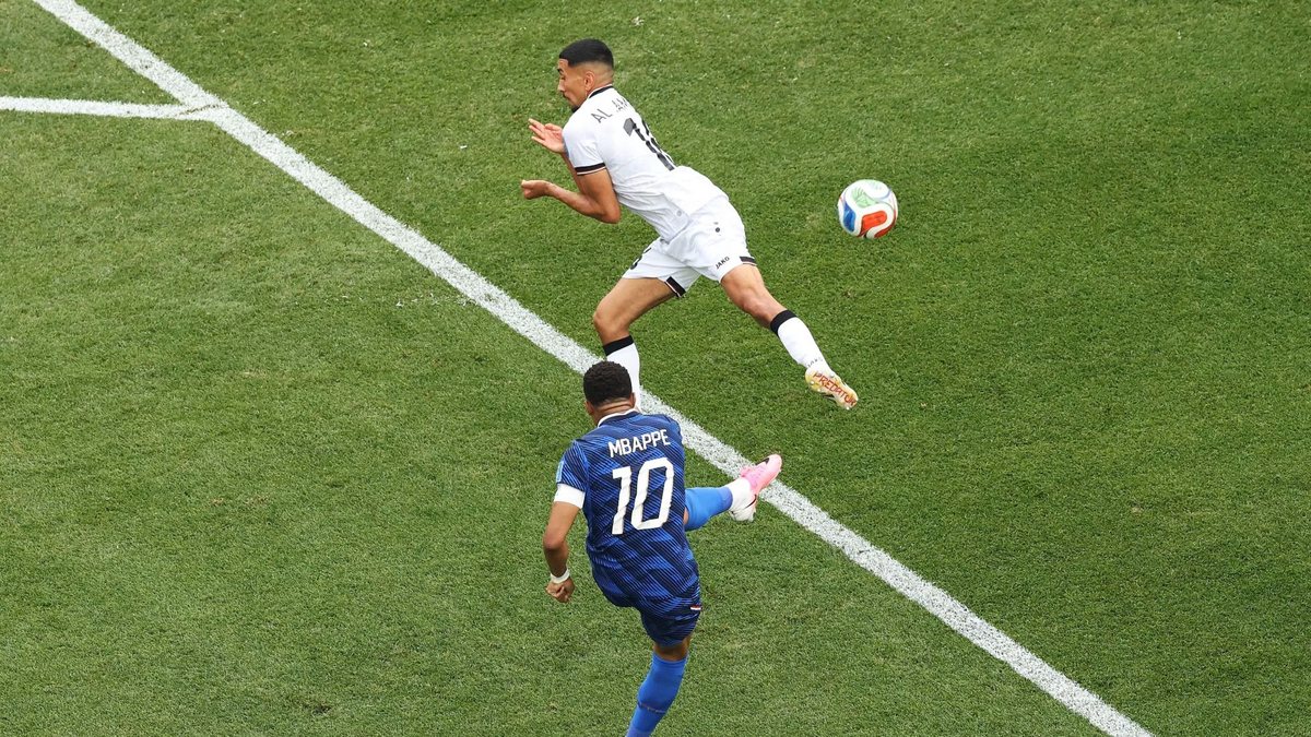 França confirmou favoritismo e derrotou o Iraque por 3 a 0 com dois gols de Mbappé - Fifa/Divulgação
