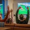 Diferentes gerações acompanham a estreia do Brasil neste sábado e reinventam a torcida na Copa 2026 - Adobe Stock