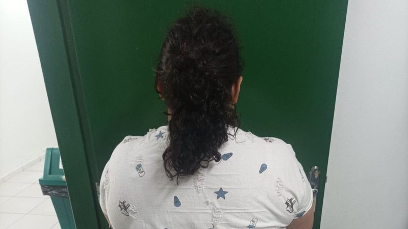 Mulher de 37 anos fingiu ser menina de 12 para ser adotada e dar golpe em família - Polícia Civil de SC/Divulgação