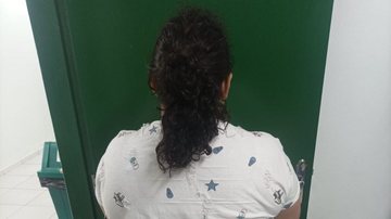 Mulher de 37 anos fingiu ser menina de 12 para ser adotada e dar golpe em família - Polícia Civil de SC/Divulgação