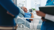 Aproximadamente 6 idosos morreram de pneumonia no Brasil por hora nas últimas duas décadas - Adobe Stock
