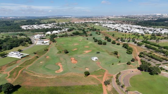 Imagem aérea do Goiânia Golfe Clube onde Leonardo Cairo pratica golfe - Ricardo Barbosa Oliveira