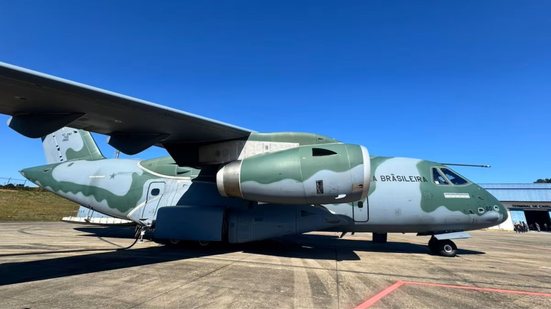 O KC-390 foi criado em parceria da Embraer com a FAB; é o maior do gênero projetado e fabricado na AL - Divulgação/FAB
