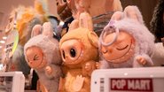 Famosos nas redes sociais, os bonecos Labubu estreiam oficialmente no mercado brasileiro nesta quinta-feira - Adobe Stock