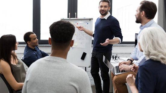 Assumir o primeiro cargo de liderança é um dos momentos mais desafiadores da carreira - Magnific
