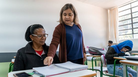 Analfabetismo de pessoas pretas ou pardas com 60 anos ou mais é quase três vezes superior à de brancos - Lucas Fermin/Seed-PR