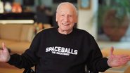 Em vídeo, o ator e diretor Mel Brooks anunciou a sequência de 'S.O.S. - Tem um Louco Solto no Espaço' - Reprodução