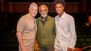 Falabella com Gilberto Gil e Gui Ventura, que vai interpretar o músico no palco - Divulgação/Robert Schwenck