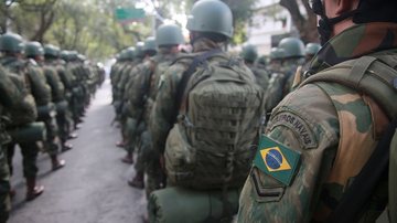 Alistamento militar é obrigatório para brasileiros do sexo masculino no ano em que completam 18 anos - Adobe Stock