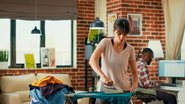 Estudo mostra que, além da sobrecarga de sereviços não remunerados, as mulheres ainda enfrentam 'segregação ocupacional' - Envato