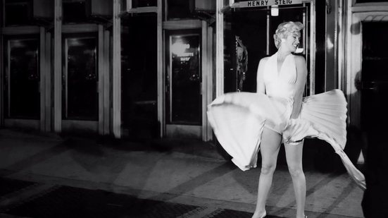 Marilyn Monroe na cena icônica de "O Pecado Mora ao Lado" - Reprodução / Disneyplus