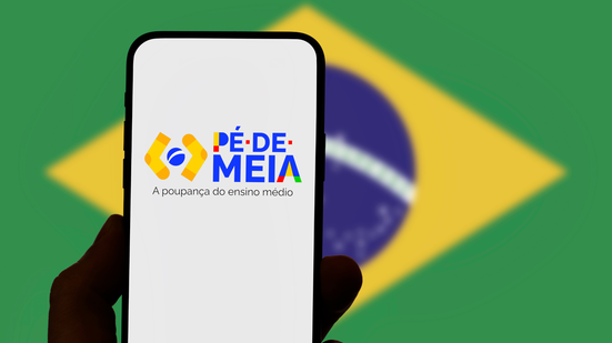 Pé-de-Meia concede incentivo financeiro para a permanência no Ensino Médio - Adobe Stock