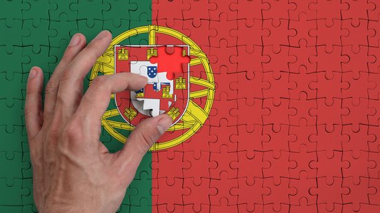 Hoje, Portugal desfruta de uma expectativa de vida entre as cinco mais altas do mundo e de uma das menores taxas de fecundidade - Envato