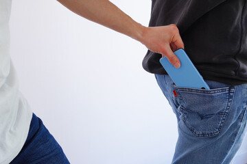 Segundo delegado, números revelam que o mercado ilegal de celulares roubados e furtados está enfraquecendo - Adobe Stock