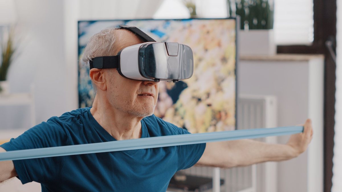 Tecnologia ajuda idosos a melhorar mobilidade, equilíbrio e autonomia - Adobe Stock