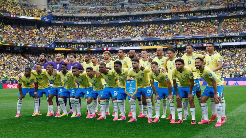 A seleção brasileira chega às oitavas de final com três vitória e um empate - CBF