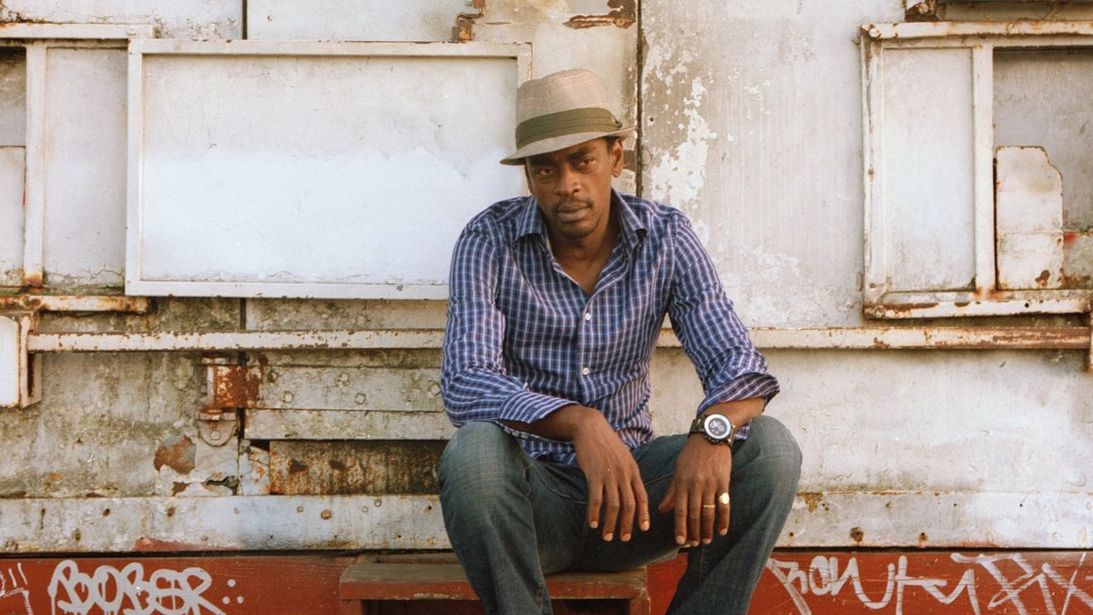 Tudo novo de novo: Seu Jorge lança 'The Other Side" e é pai de novo, agora de Samba, de 3 anos - B+/Divulgação