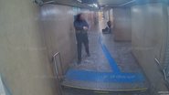 Tentativa de roubo terminou em tiroteio perto da Estação São Bento do Metrô, no centro de São Paulo, em 30 de maio - Reprodução/TV Globo