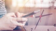 O brasileiro passa em média 9 horas por dia na internet. Descubra quanto tempo cada aplicativo consome do seu dia - Adobe Stock