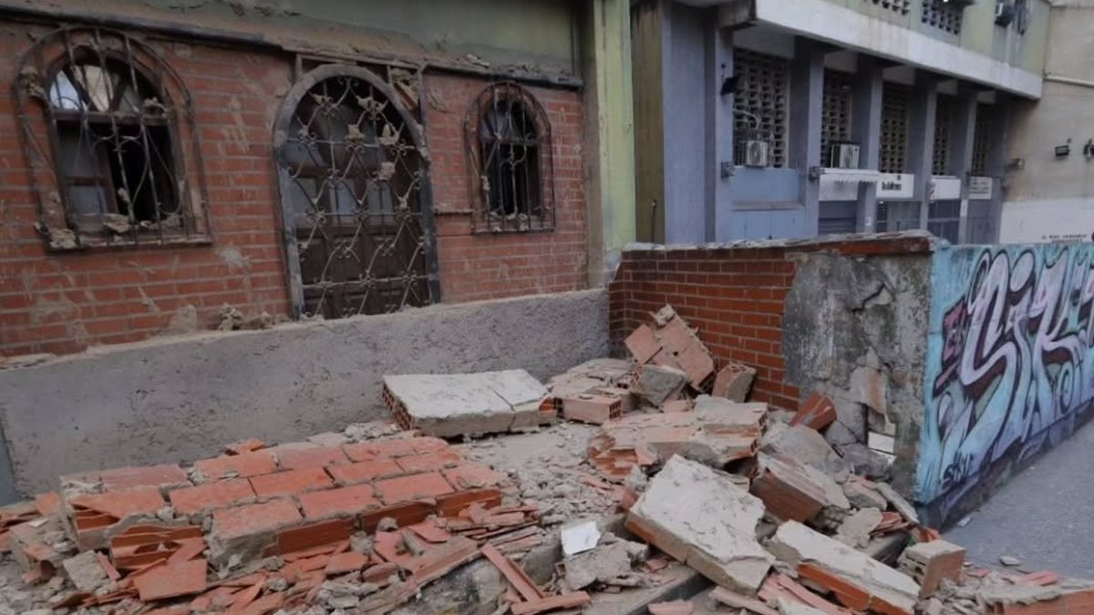 Tremores deixaram até o momento 188 mortos e 1.520 feridos, segundo imprensa local - Redes Sociais/@vtv_canal8
