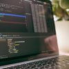 As vagas estão distribuídas entre cinco cursos voltados ao desenvolvimento de software - Pexels