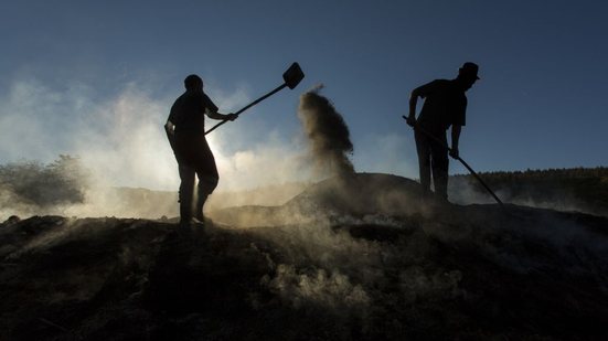 Reforma da Previdência de 2019 tinha estabelecido idade mínima de 55 a 60 anos - Envato