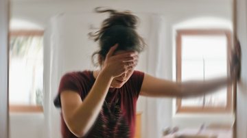 A VPPB é causada por um problema mecânico dos cristais, dentro do ouvido interno - Adobe Stock