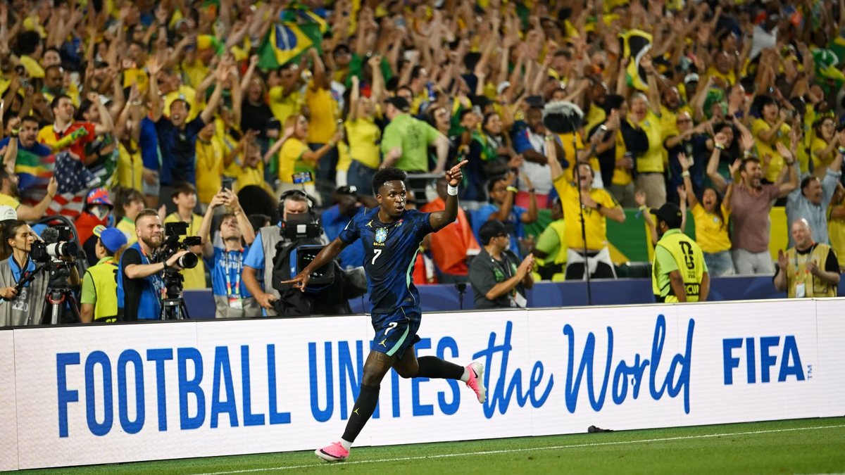 Vini Jr. comemora gol na vitória do Brasil contra o Haiti por 3 a 0 - Fifa/Divulgação
