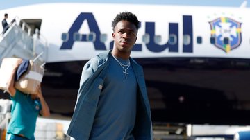 Vini Jr. desembarcando nos Estados Unidos para os jogos da seleção brasileira - Reprodução / CBF