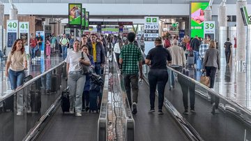 De janeiro a maio, também houve recorde de 42 milhões viajantes em voos domésticos - Rafa Neddermeyer/Agência Brasil