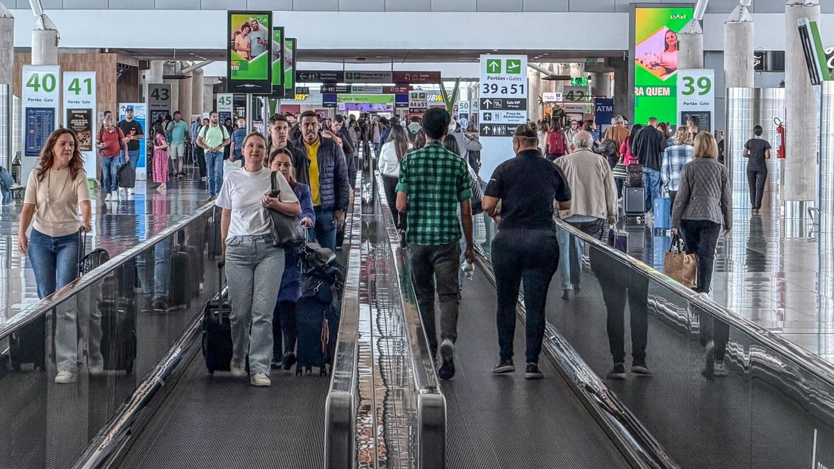 De janeiro a maio, também houve recorde de 42 milhões viajantes em voos domésticos - Rafa Neddermeyer/Agência Brasil