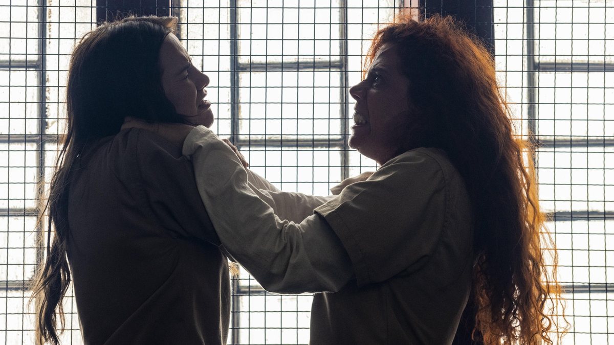 Adriana (Letícia Colin) foi esfaqueada no capítulo de terça-feira de 'Quem Ama Cuida' - Globo