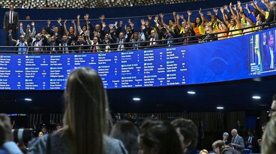 Agentes de saúde comemoram aprovação pelo plenário do Senado - Waldemir Barreto/Agência Senado