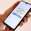 Anvisa identifica uso de IA para criar deepfakes de famosos e médicos para enganar consumidores nas redes sociais - Adobe Stock