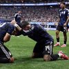 Jogadores da Argentina festejam abraçados a vitória sobre a Inglaterra por 2 a 1 - Instagram / AFA